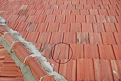 Çatlamış Kiremitler